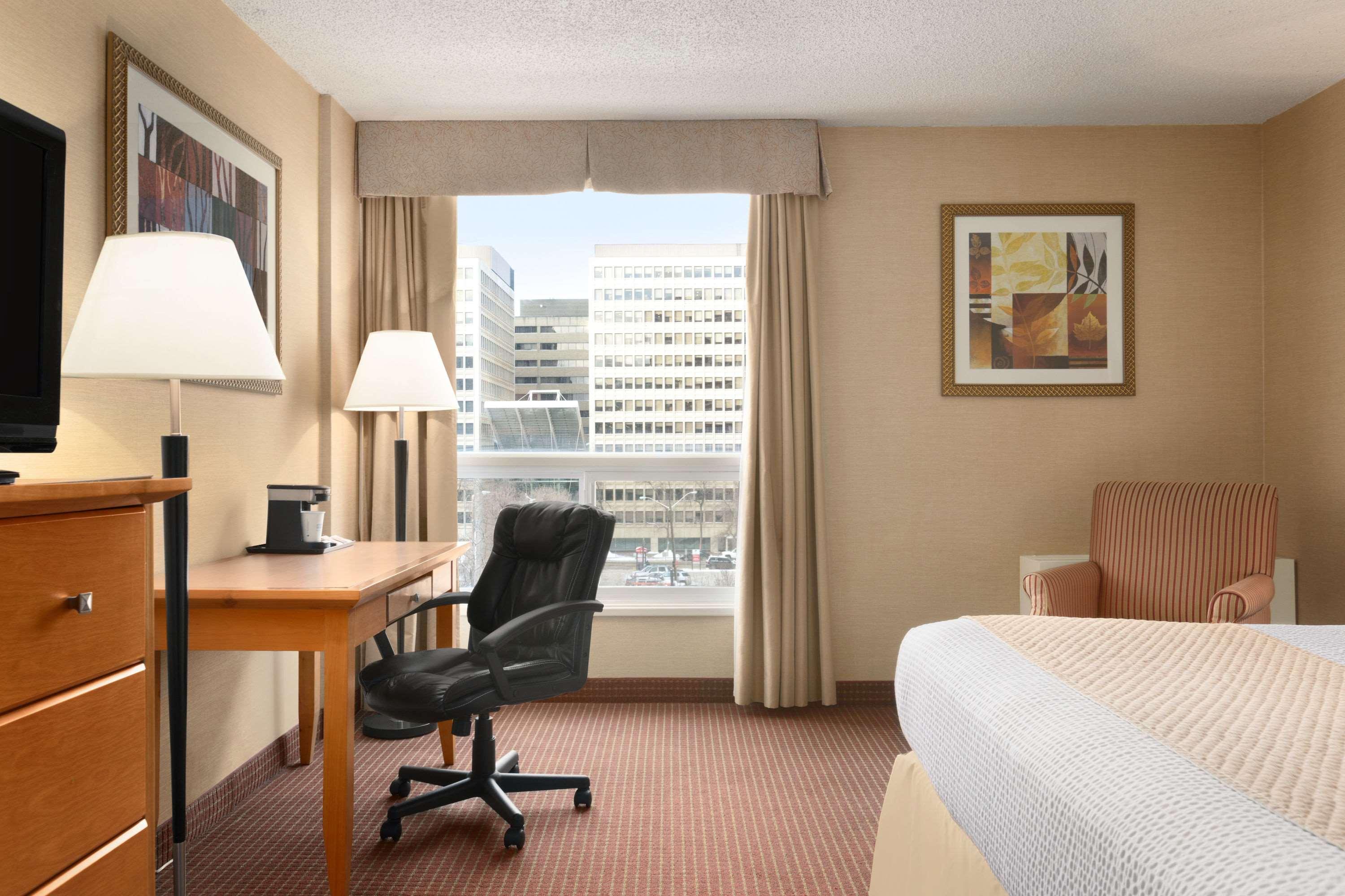 Days By Wyndham Downtown 3* Edmonton